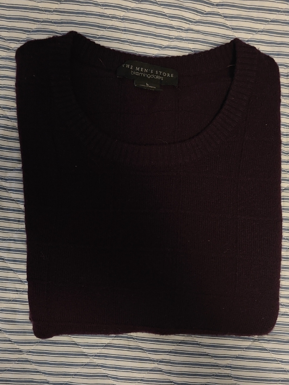Bloomingdale's Cashmere Men's Crewneck Sweater in Plum